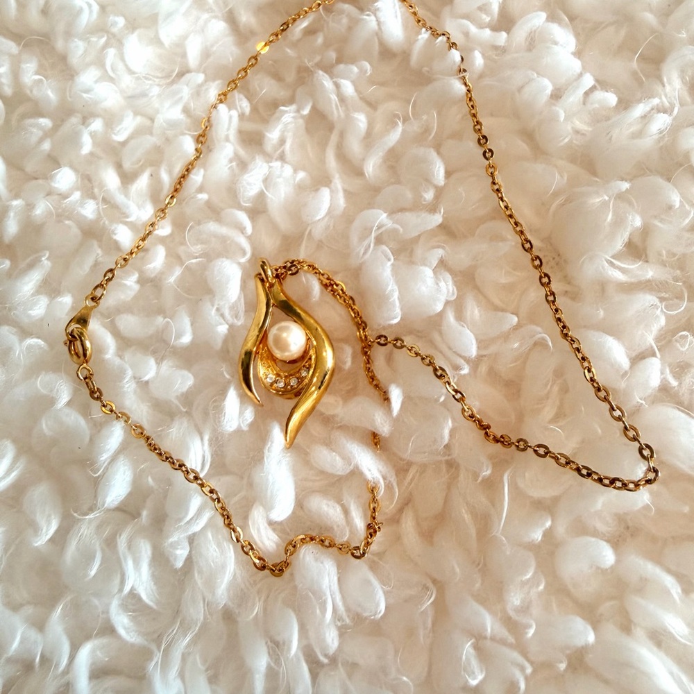 Gold Pearl Teardrop Pendant Necklace - Women Jewelry